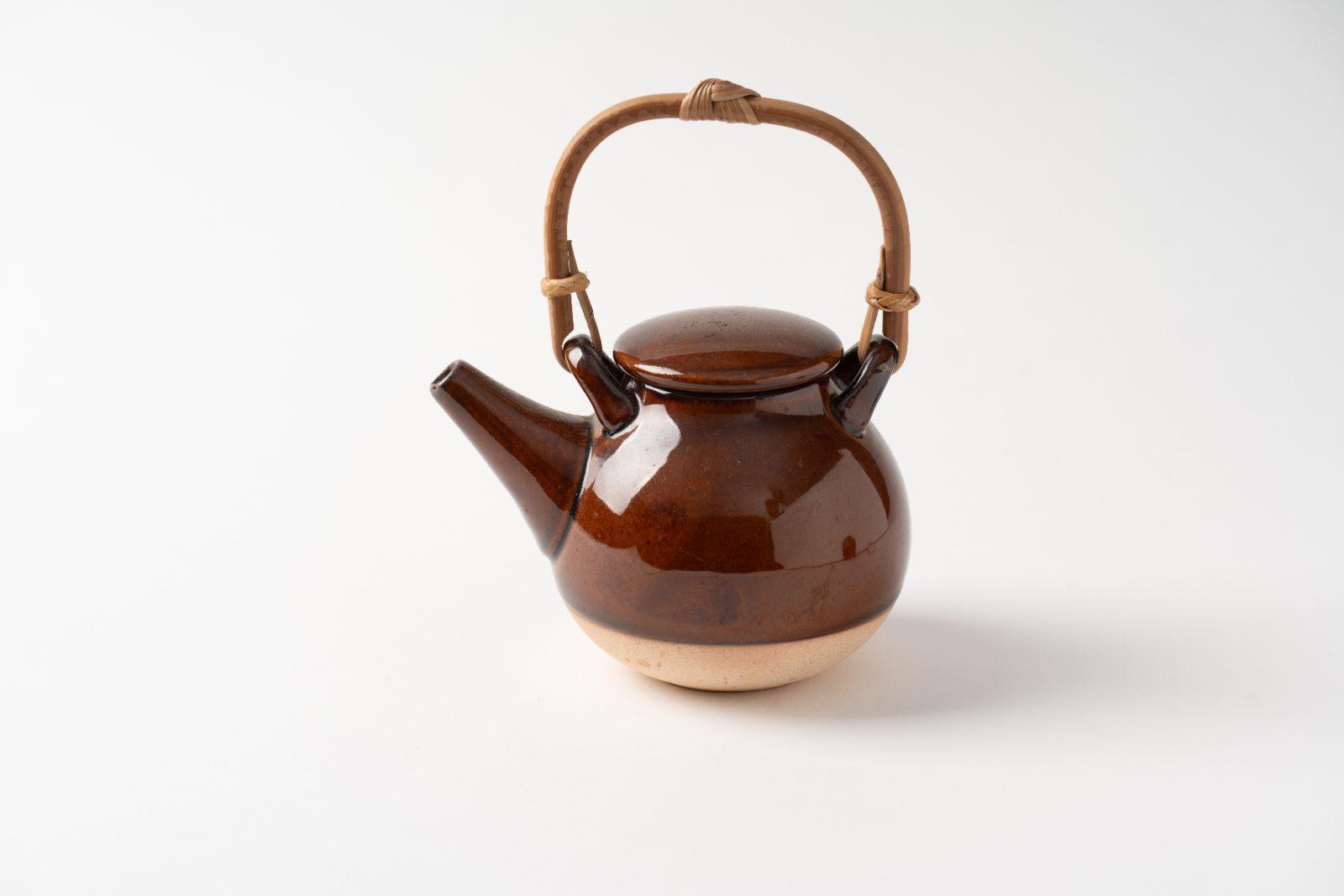 咖啡色竹提把茶壺