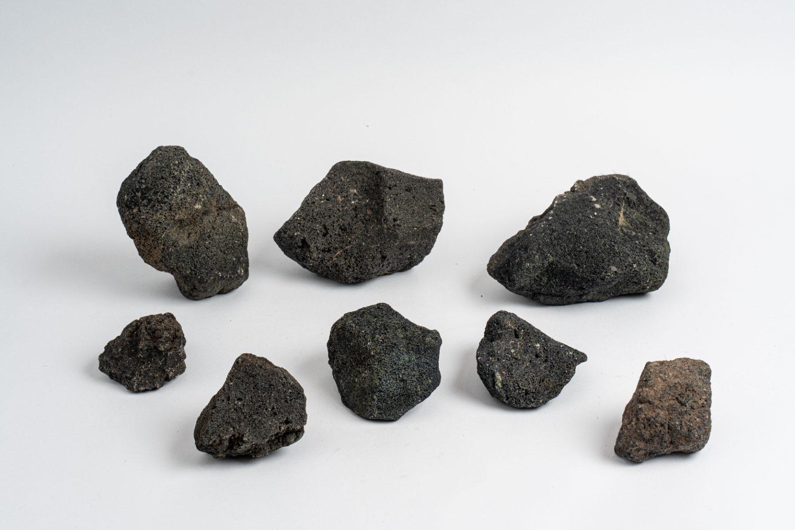 黑色火山石